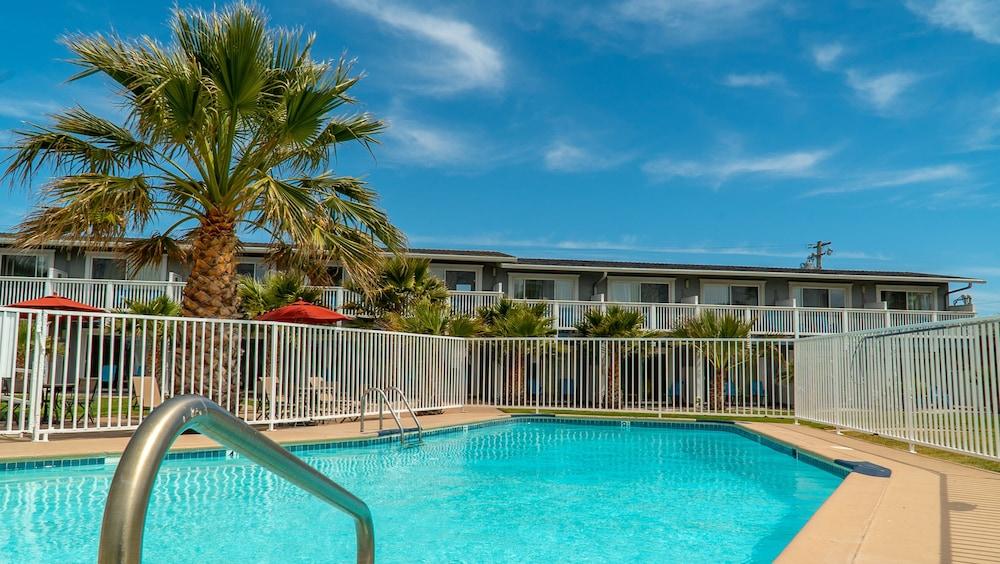 San Simeon Lodge Motel